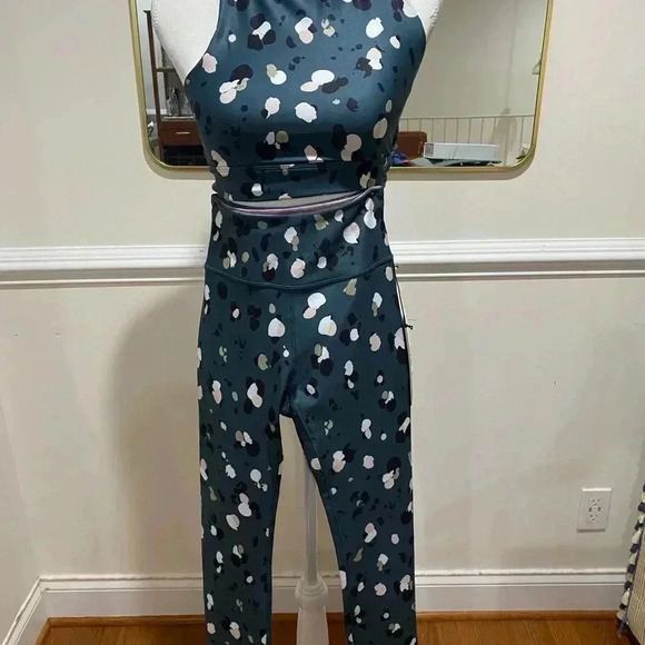 Wear it to Heart Active Wear Set Size Small NWT - Picture 4 of 7